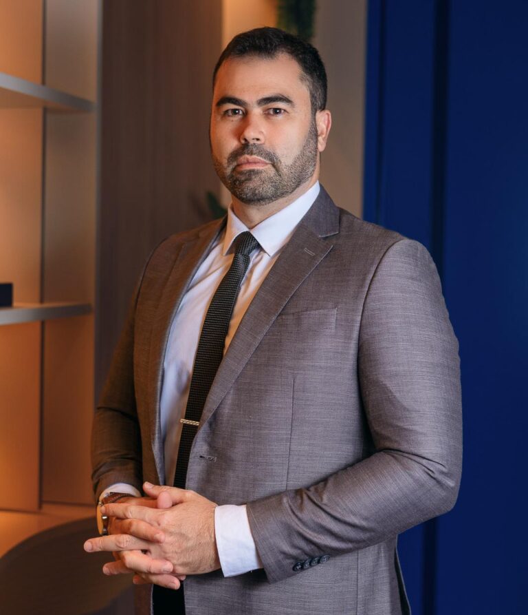 Dr. Leonardo Galindo
